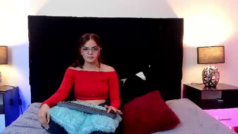 Snapshot of queen_misy chatting on June 2026 09:30:01 PM queen_misy online show from June 2026 09:30:01 PM
