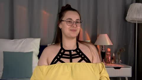 Snapshot of queen_monica chatting on July 2026 06:17:02 PM Monica online show from July 2026 06:17:02 PM