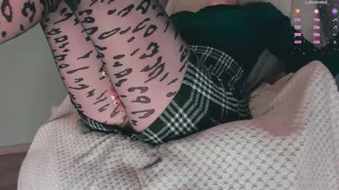 Snapshot of queen_nylon chatting on November 2025 03:55:02 PM Carly online show from November 2025 03:55:02 PM