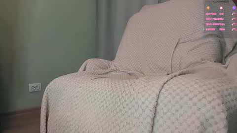 Snapshot of queen_nylon chatting on February 2026 07:21:01 PM Carly online show from February 2026 07:21:01 PM