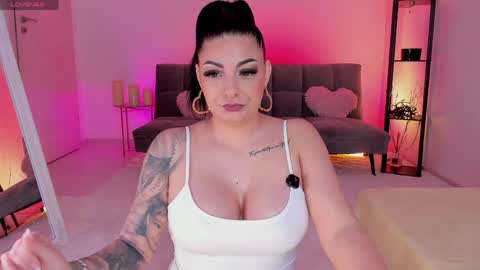 Snapshot of queen_of_deepthroat chatting on March 2026 04:35:01 AM queen_of_deepthroat online show from March 2026 04:35:01 AM