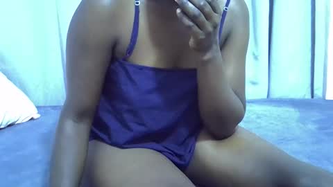 Snapshot of queen_of_fortune chatting on December 2025 10:32:01 AM queen_of_fortune online show from December 2025 10:32:01 AM