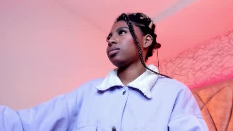 Snapshot of queen_perla_ chatting on February 2025 04:04:01 PM online show from February 2025 04:04:01 PM