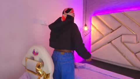   online show from November 2025 11:27:01 AM