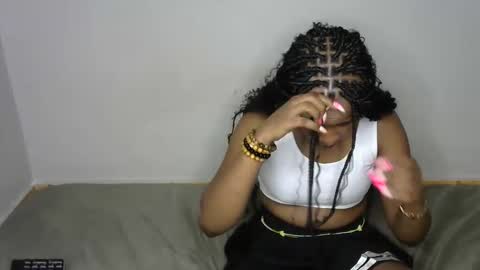 Snapshot of queen_polite chatting on November 2025 07:05:02 PM queen_polite online show from November 2025 07:05:02 PM