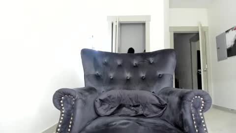 Snapshot of queenb2626 chatting on October 2025 08:07:01 PM Queen Blaire online show from October 2025 08:07:01 PM