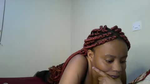 Snapshot of queenbeiby05 chatting on December 2025 07:11:02 PM queen online show from December 2025 07:11:02 PM