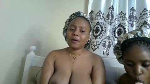 Snapshot of queenbeiby05 chatting on January 2026 02:36:02 AM queen online show from January 2026 02:36:02 AM