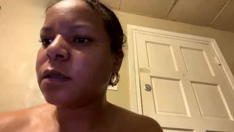 Snapshot of queencreolexo chatting on November 2025 02:33:02 AM queencreolexo online show from November 2025 02:33:02 AM