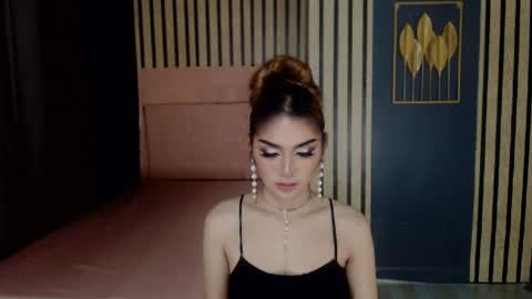 queenemeraldts online show from December 2024 02:57:02 AM