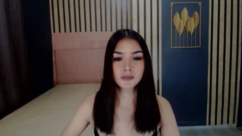 queenemeraldts online show from January 2025 03:27:02 AM