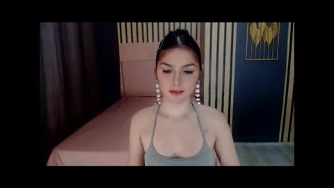 queenemeraldts online show from January 2025 05:30:01 AM