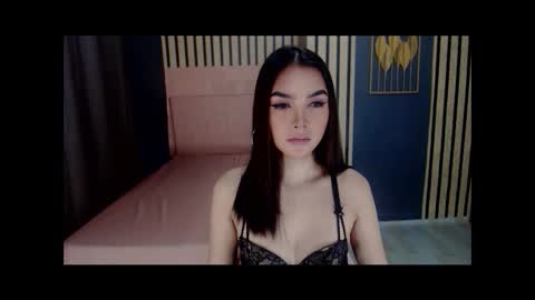 queenemeraldts online show from January 2025 02:30:01 AM