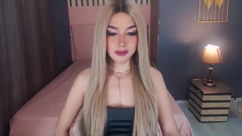 queenemeraldts online show from February 2025 03:25:01 AM