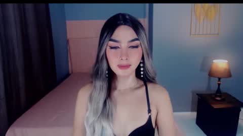 queenemeraldts online show from September 2025 02:15:02 AM