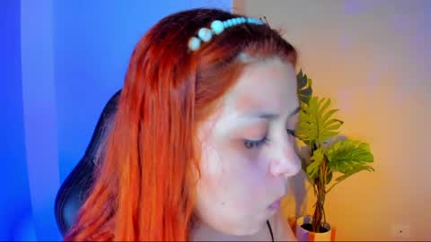 Snapshot of queengrett chatting on May 2026 05:28:02 PM Queen online show from May 2026 05:28:02 PM