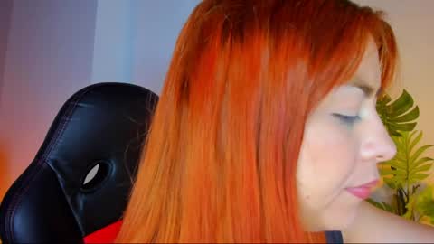 Snapshot of queengrett chatting on May 2026 06:57:02 PM Queen online show from May 2026 06:57:02 PM