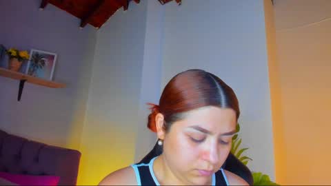 Snapshot of queengrett chatting on May 2026 05:29:01 PM Queen online show from May 2026 05:29:01 PM