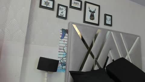 Snapshot of queenjenn__ chatting on January 2025 07:28:02 PM QUEENJEENN online show from January 2025 07:28:02 PM