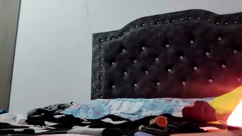 Snapshot of queenjenn__ chatting on December 2025 07:14:02 AM QUEENJEENN online show from December 2025 07:14:02 AM