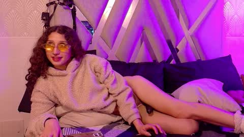 Snapshot of queenjenn__ chatting on January 2026 10:19:01 AM QUEENJEENN online show from January 2026 10:19:01 AM