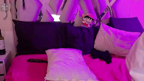 Snapshot of queenjenn__ chatting on January 2026 05:23:02 AM QUEENJEENN online show from January 2026 05:23:02 AM