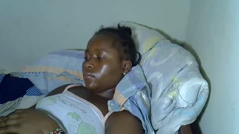 Snapshot of queenlena868103 chatting on November 2025 10:37:02 AM queenlena868103 online show from November 2025 10:37:02 AM