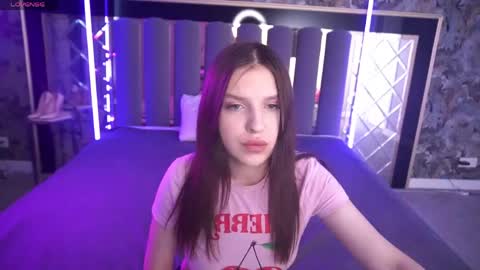 Snapshot of queenlilithh chatting on May 2026 12:44:01 PM queenlilithh online show from May 2026 12:44:01 PM