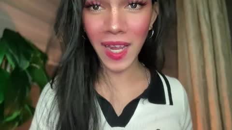 Snapshot of queenn_xxx chatting on September 2025 07:57:01 PM QUEEN online show from September 2025 07:57:01 PM