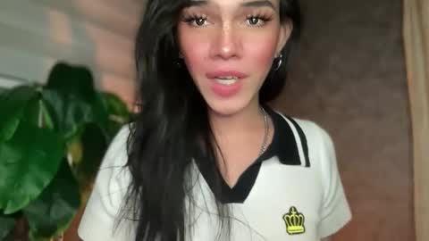 Snapshot of queenn_xxx chatting on September 2025 03:05:01 AM QUEEN online show from September 2025 03:05:01 AM