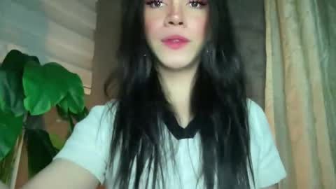 Snapshot of queenn_xxx chatting on September 2025 07:53:01 AM QUEEN online show from September 2025 07:53:01 AM