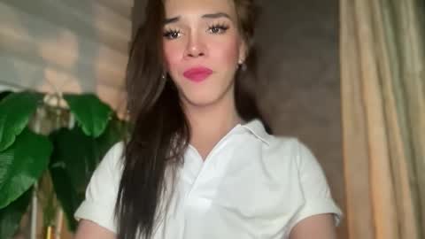 Snapshot of queenn_xxx chatting on September 2025 06:51:02 AM QUEEN online show from September 2025 06:51:02 AM