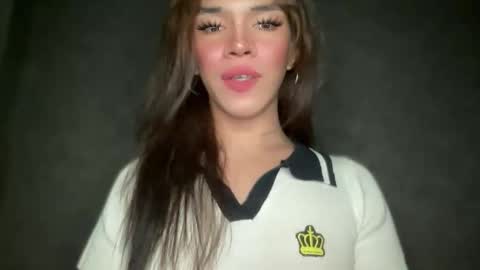 Snapshot of queenn_xxx chatting on October 2025 01:52:01 PM QUEEN online show from October 2025 01:52:01 PM