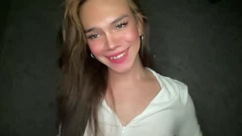 Snapshot of queenn_xxx chatting on November 2025 09:59:02 PM QUEEN online show from November 2025 09:59:02 PM