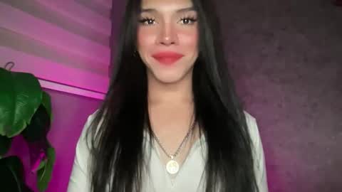 QUEEN online show from March 2026 01:22:01 AM