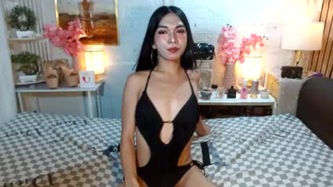 Snapshot of queennira chatting on July 2026 01:43:02 AM queennira online show from July 2026 01:43:02 AM