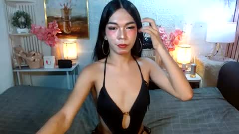 Snapshot of queennira chatting on July 2026 03:54:02 AM queennira online show from July 2026 03:54:02 AM