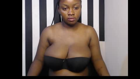 Zoey online show from October 2025 12:33:02 AM