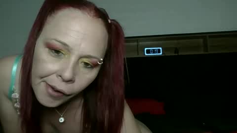 queenofmen69 online show from April 2026 07:17:02 AM