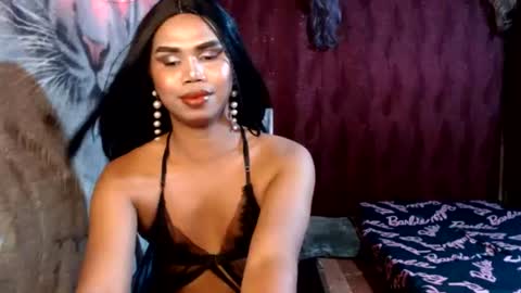 Snapshot of queenpinayebony_xx chatting on June 2026 02:01:01 PM queenpinayebony_xx online show from June 2026 02:01:01 PM