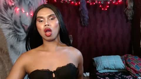 Snapshot of queenpinayebony_xx chatting on July 2026 02:56:01 PM queenpinayebony_xx online show from July 2026 02:56:01 PM