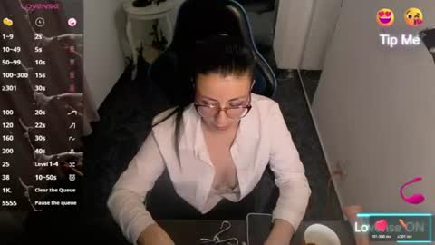 Snapshot of queenrose94 chatting on June 2026 09:30:02 PM queenrose94 online show from June 2026 09:30:02 PM