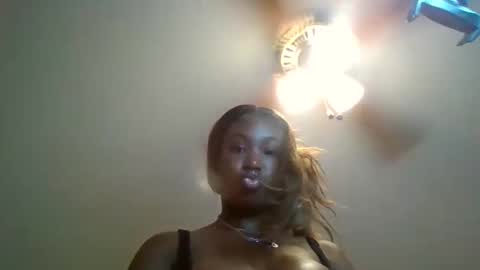 Snapshot of queensandyyy chatting on December 2025 10:58:02 PM queensandyyy online show from December 2025 10:58:02 PM