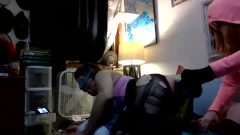 Snapshot of queenssissytoy chatting on December 2025 02:32:02 PM queenssissytoy online show from December 2025 02:32:02 PM