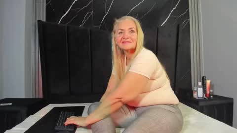 queenstarhyl online show from March 2026 06:08:02 AM