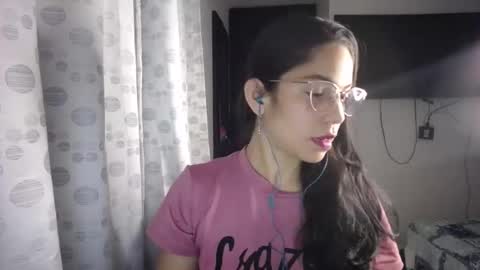 Snapshot of queenvictoria2023 chatting on January 2025 05:01:01 AM Paola online show from January 2025 05:01:01 AM