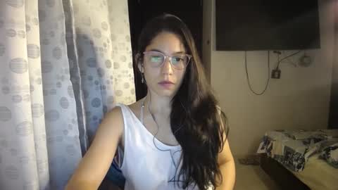 Snapshot of queenvictoria2023 chatting on January 2025 03:52:01 AM Paola online show from January 2025 03:52:01 AM