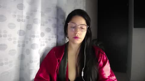 Snapshot of queenvictoria2023 chatting on April 2026 03:34:02 AM Paola online show from April 2026 03:34:02 AM