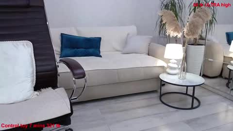 Snapshot of queenviktoria chatting on February 2025 07:16:01 PM Viktoria online show from February 2025 07:16:01 PM