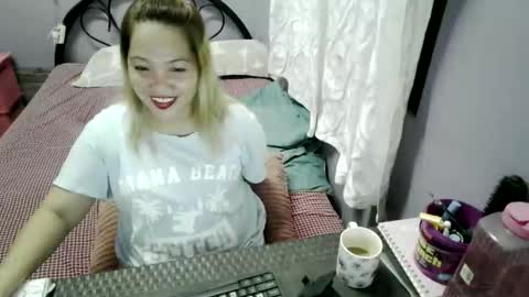 quelly40 online show from November 2025 04:52:01 PM